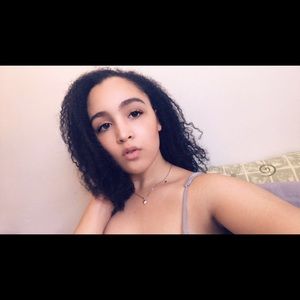 Meet your Posher, Ayesha